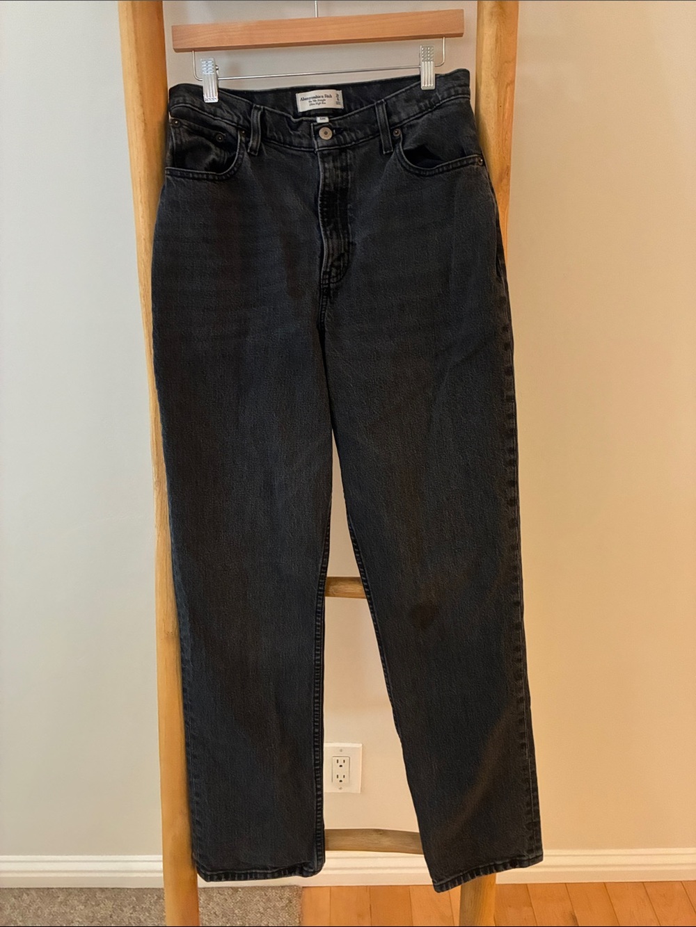 Abercrombie & Fitch Women’s Black High Rise Straight Jeans